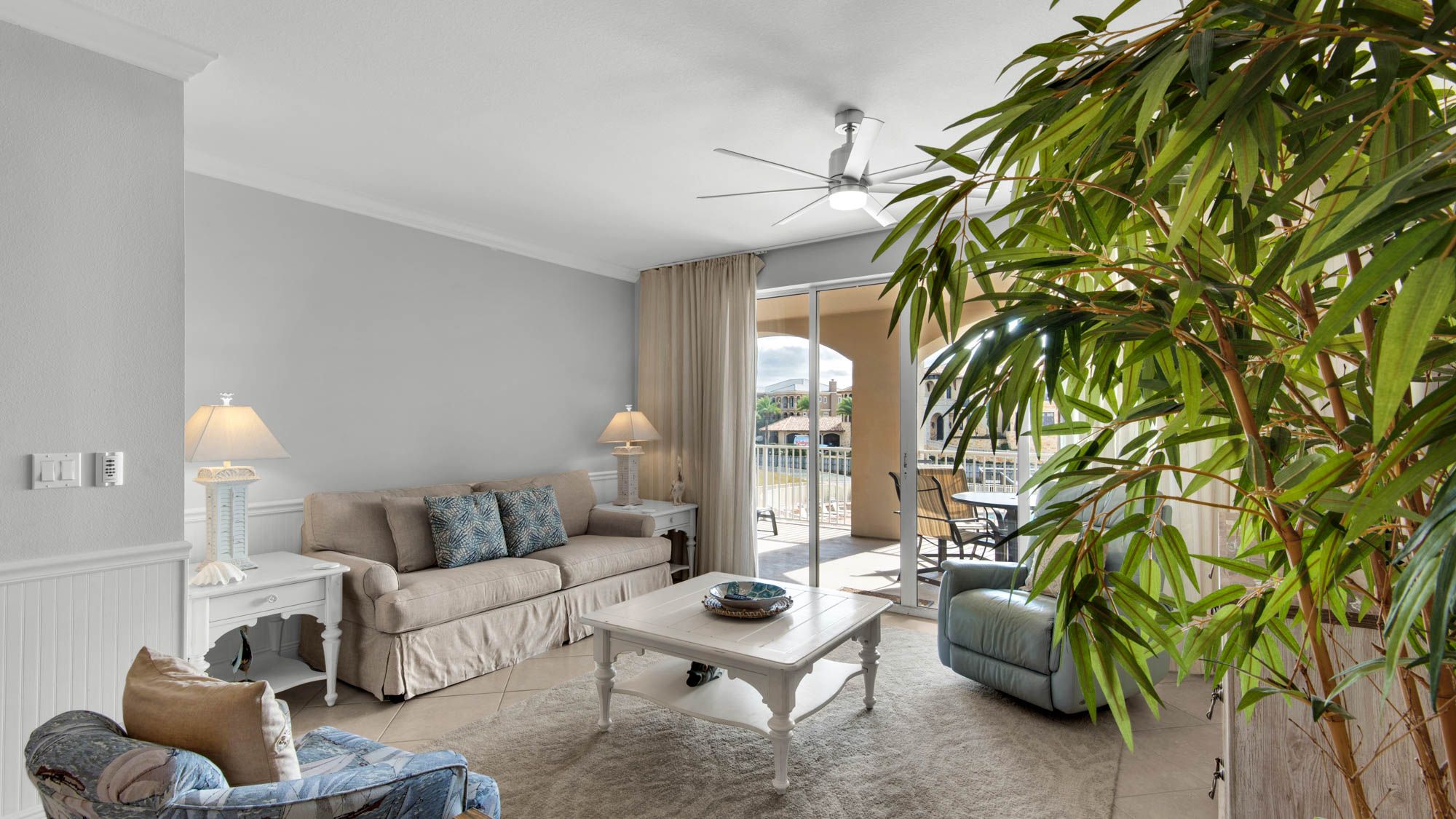 San Remo 208 Living Area