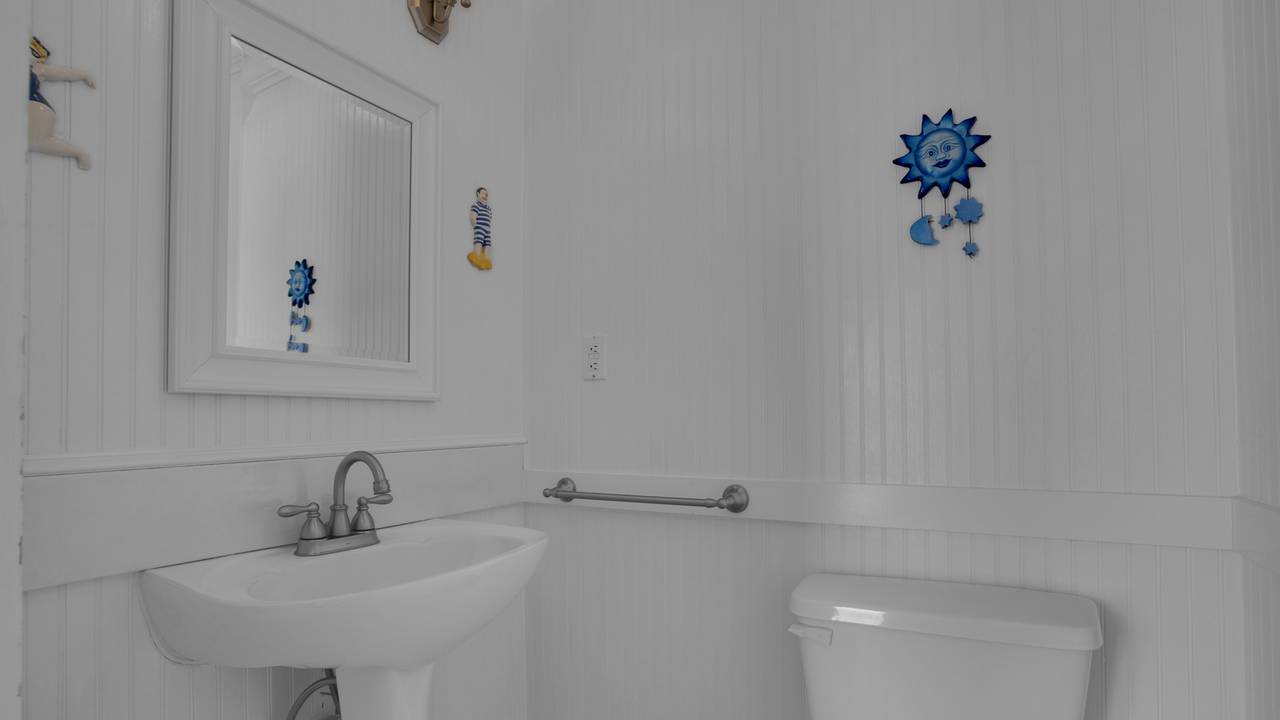 Sea Turtle Pass 3rd Floor Bathroom Sea Turtle Pass 3rd Floor Bathroom