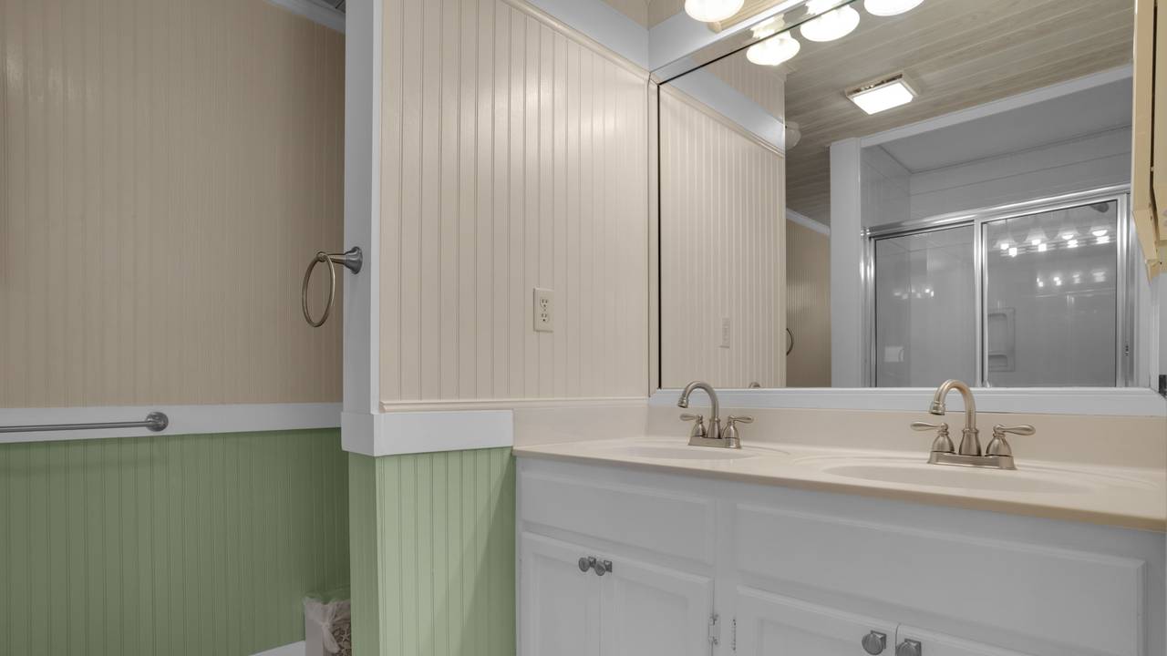 Sea Turtle Pass 2nd Floor Private Bathroom Sea Turtle Pass 2nd Floor Private Bathroom