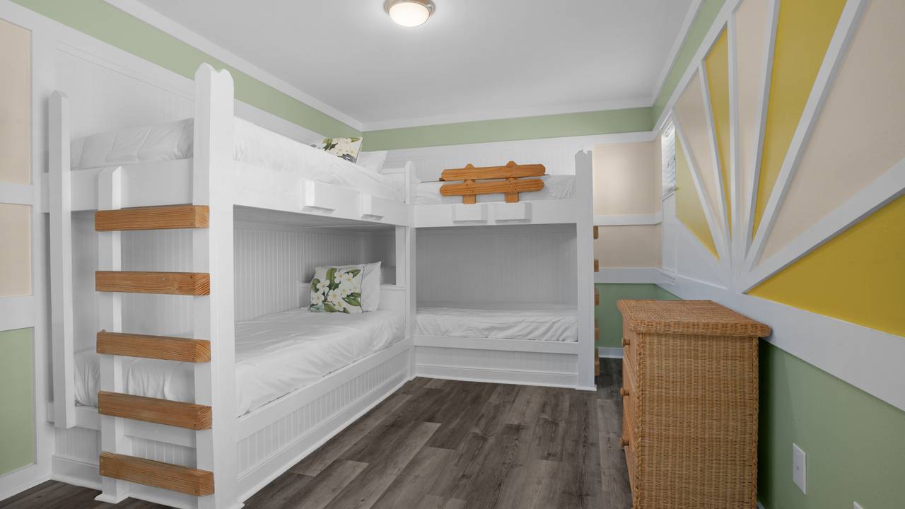 Sea Turtle Pass 2nd Floor Bunkroom with 2 sets of Twin-Over-Twin Sea Turtle Pass 2nd Floor Bunkroom with 2 sets of Twin-Over-Twin