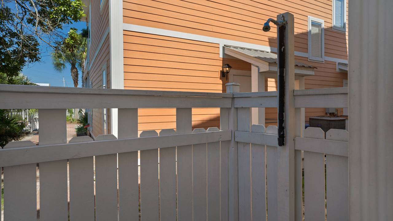 Sea Turtle Pass Outdoor Shower Sea Turtle Pass Outdoor Shower