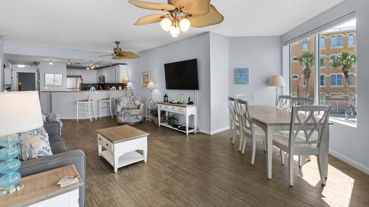 Tranquility 220 - Living & Dining area Tranquility 220 - Living & Dining area