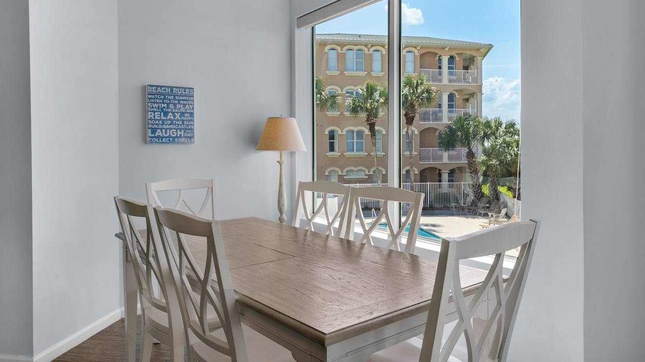 Tranquility 220 - Dining area Tranquility 220 - Dining area