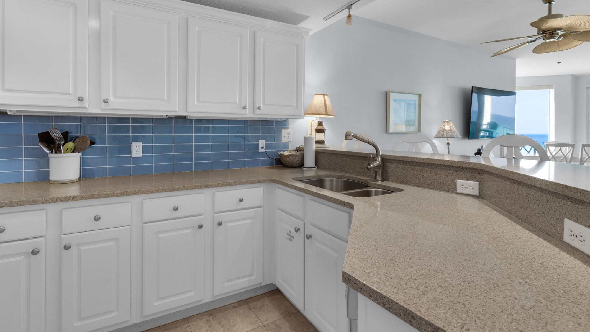 Tranquility 220 - Kitchen area