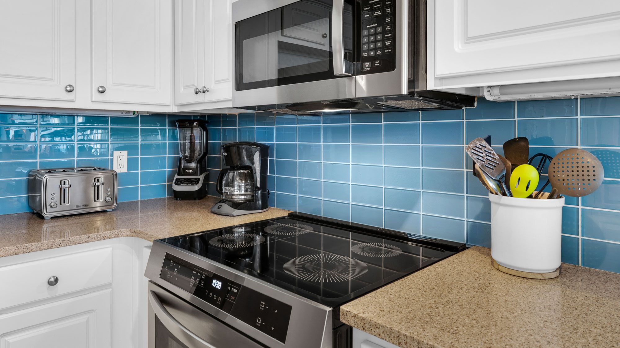 Tranquility 220 - Kitchen area