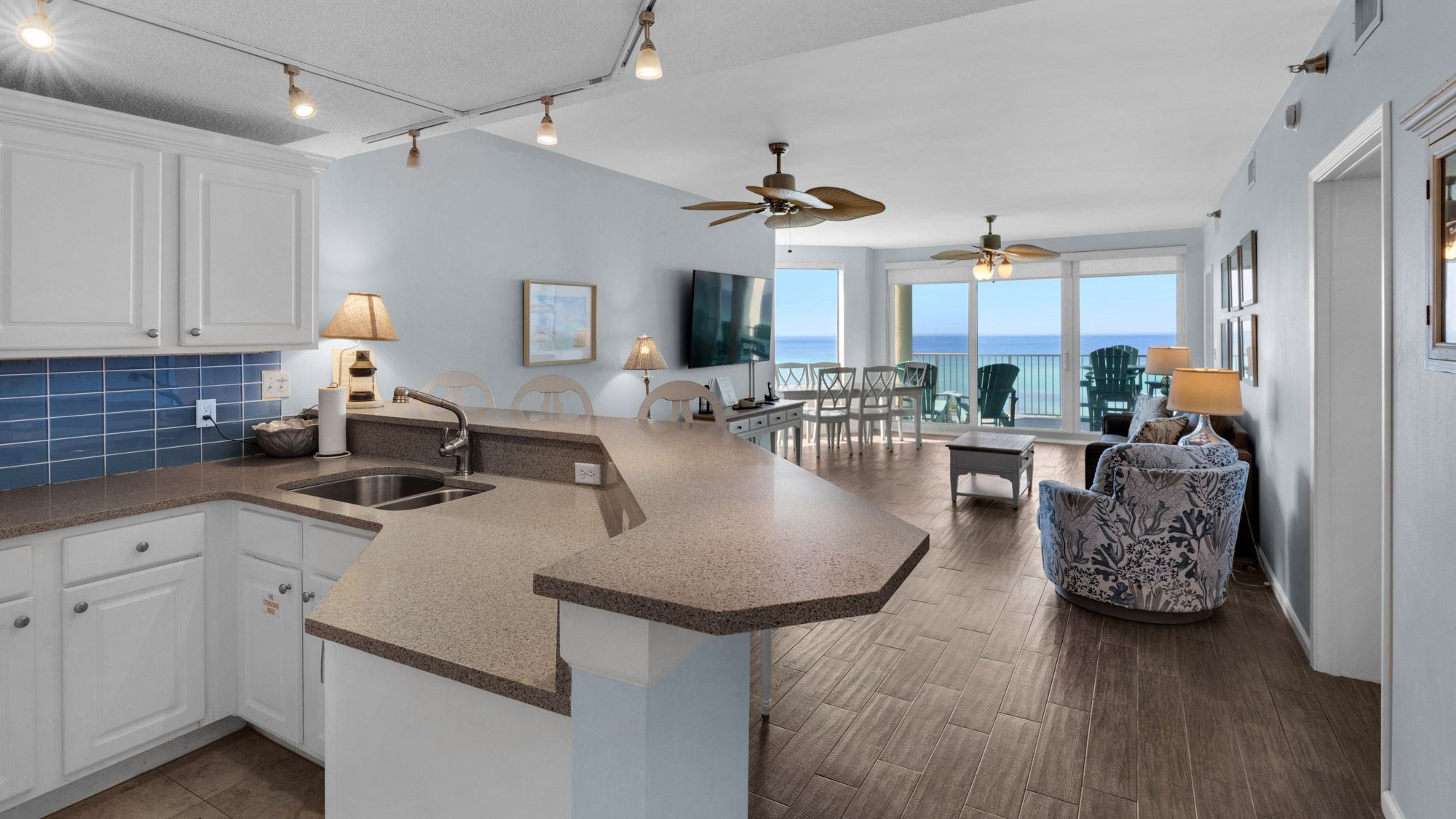 Tranquility 220 - Kitchen into Living area