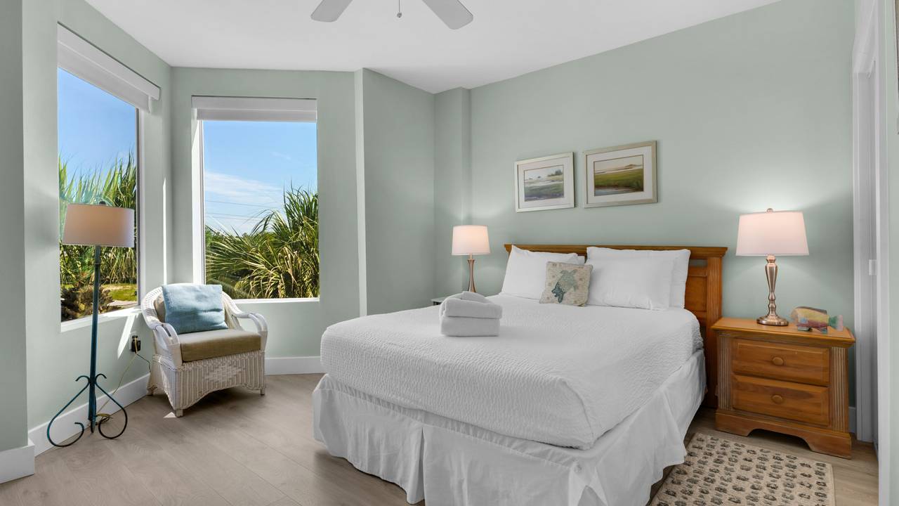 Tranquility 310 - Bedroom w/ Queen bed Tranquility 310 - Bedroom w/ Queen bed