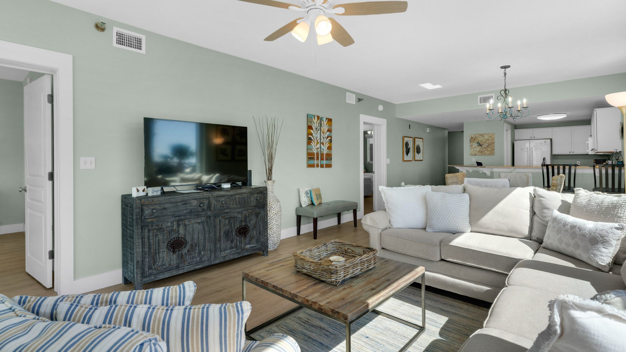 Tranquility 310 - Living area 