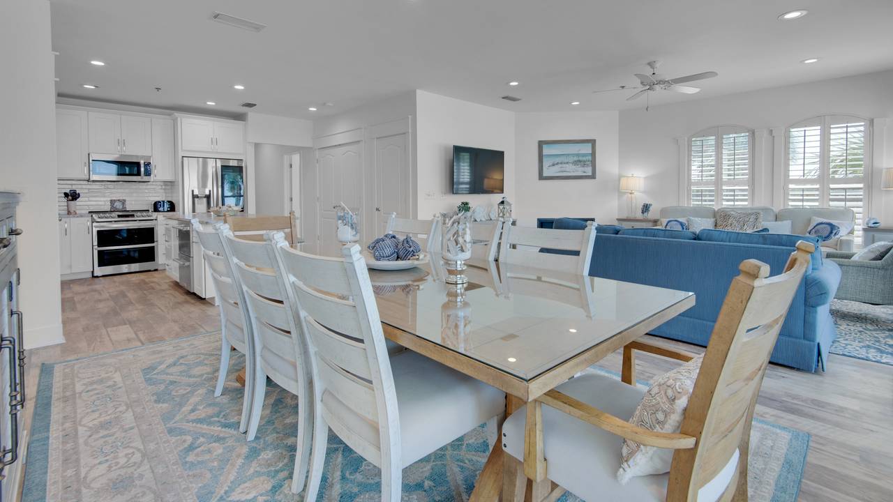 Villas at Sunset Beach B201 Dining Area Villas at Sunset Beach B201 Dining Area