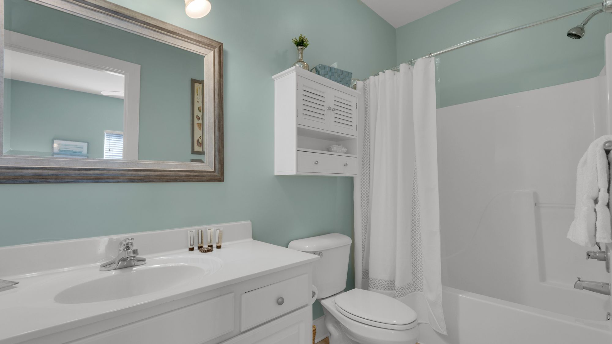 Master King Bathroom