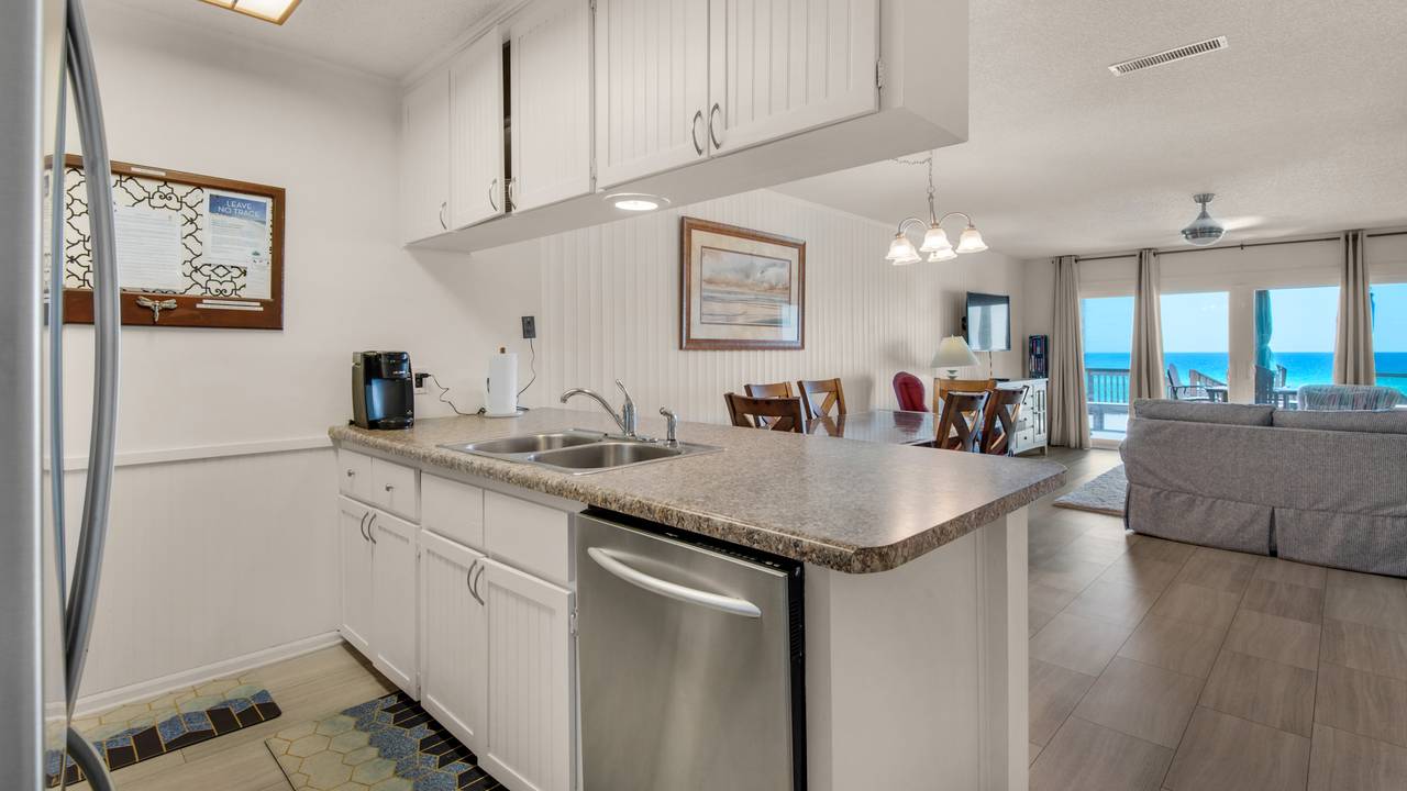 Blue Nine 3 Kitchen with Gulf View Blue Nine 3 Kitchen with Gulf View