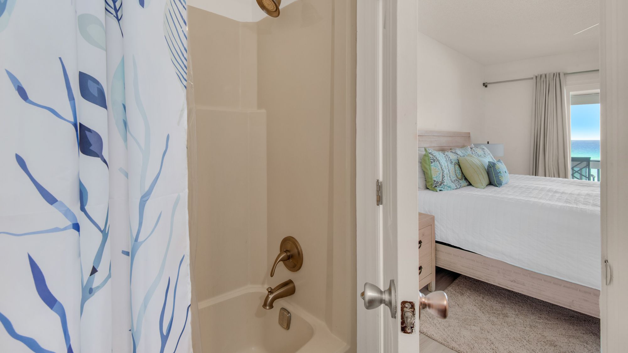 Blue Nine 3 Bathroom to Bedroom with Gulf View