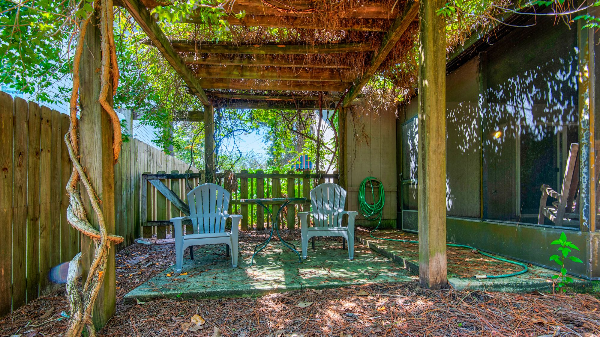 Reel Relaxing Exterior