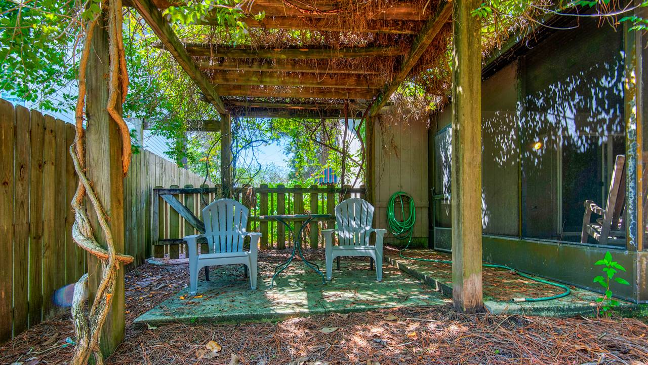 Reel Relaxing Exterior Reel Relaxing Exterior