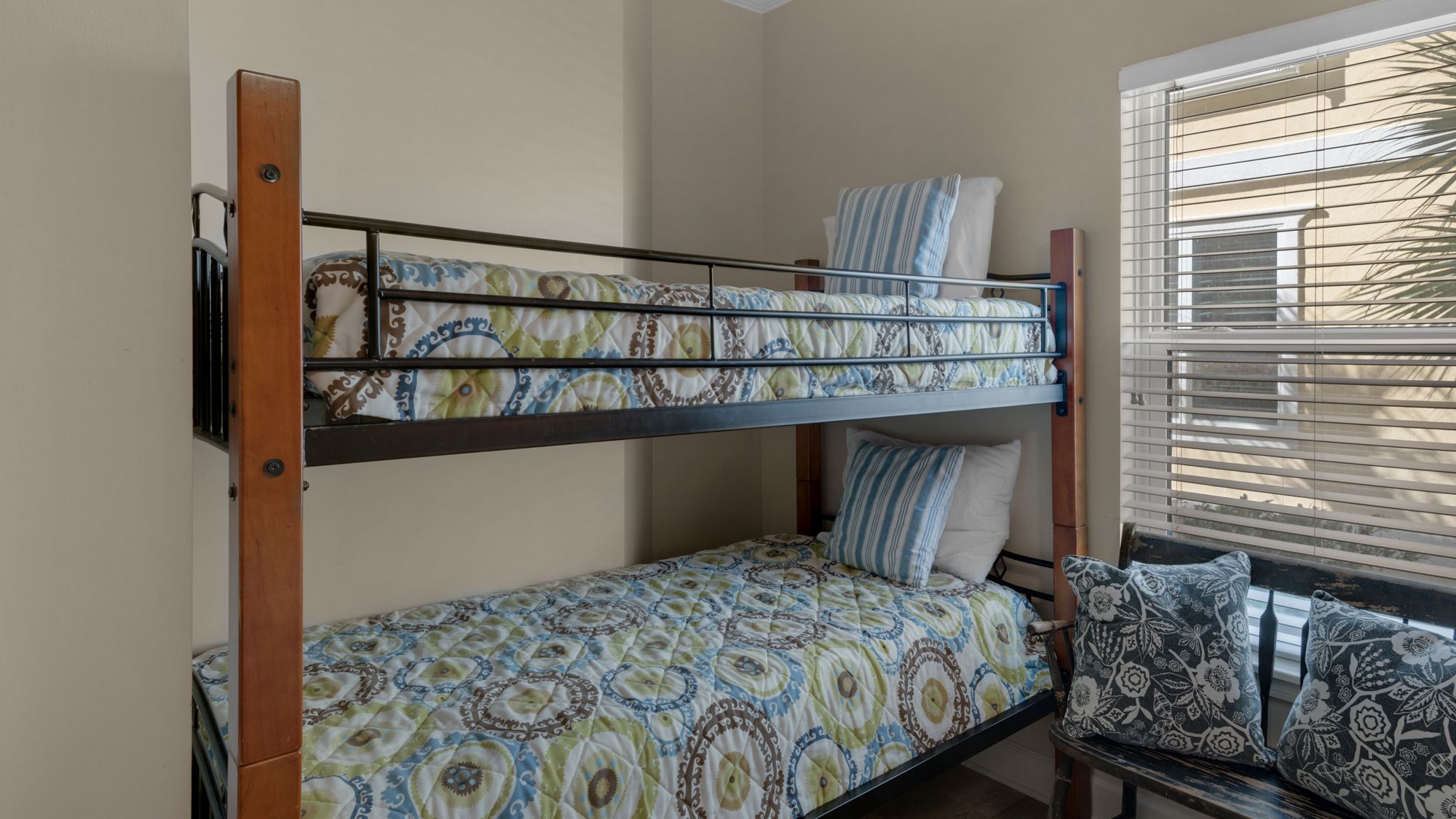 Twin Bunk Beds in Queen Bedroom