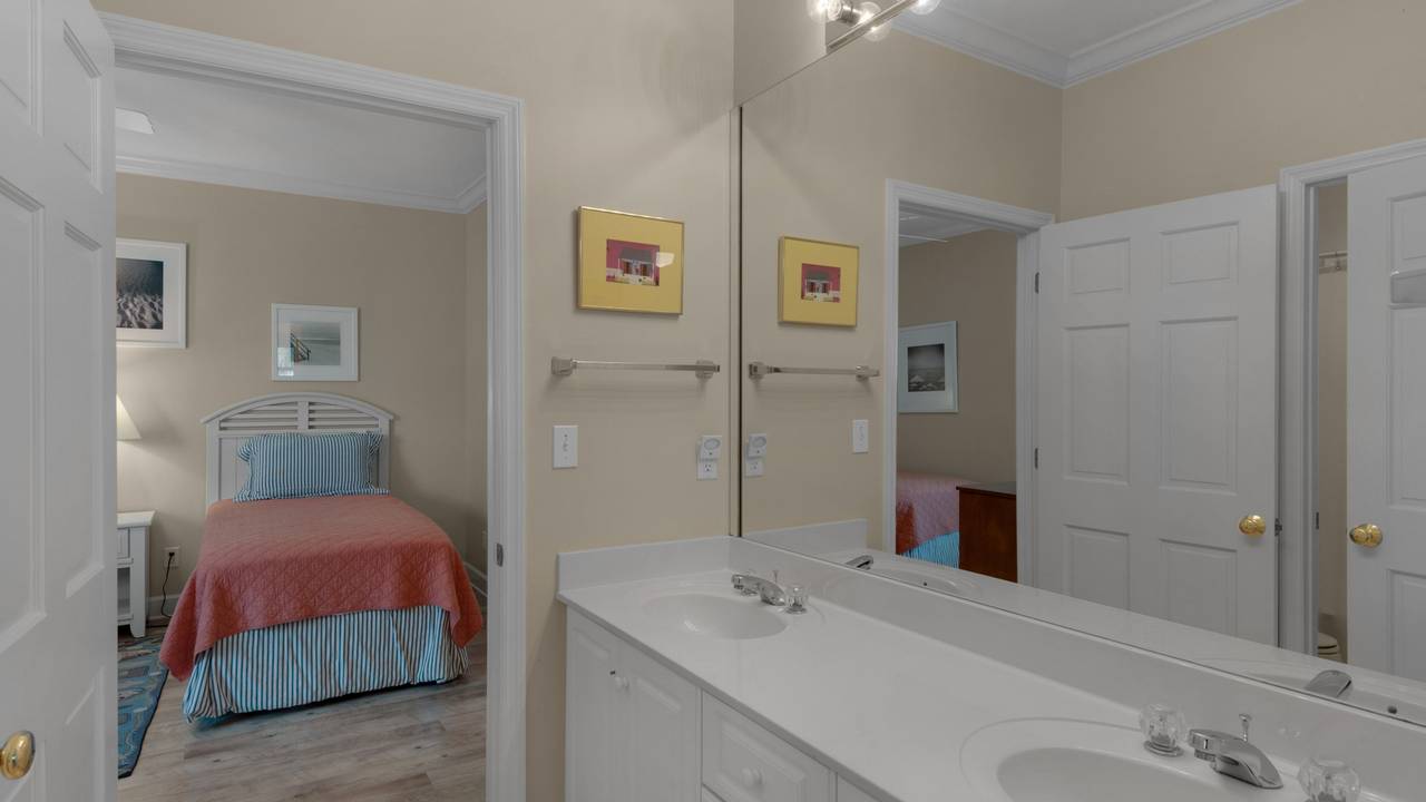 Guest Bathroom Guest Bathroom