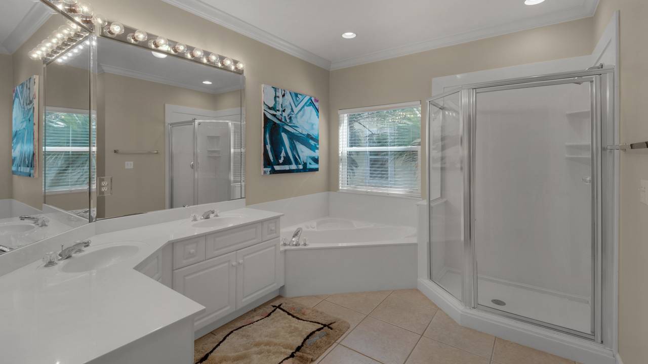 Master Bathroom Master Bathroom