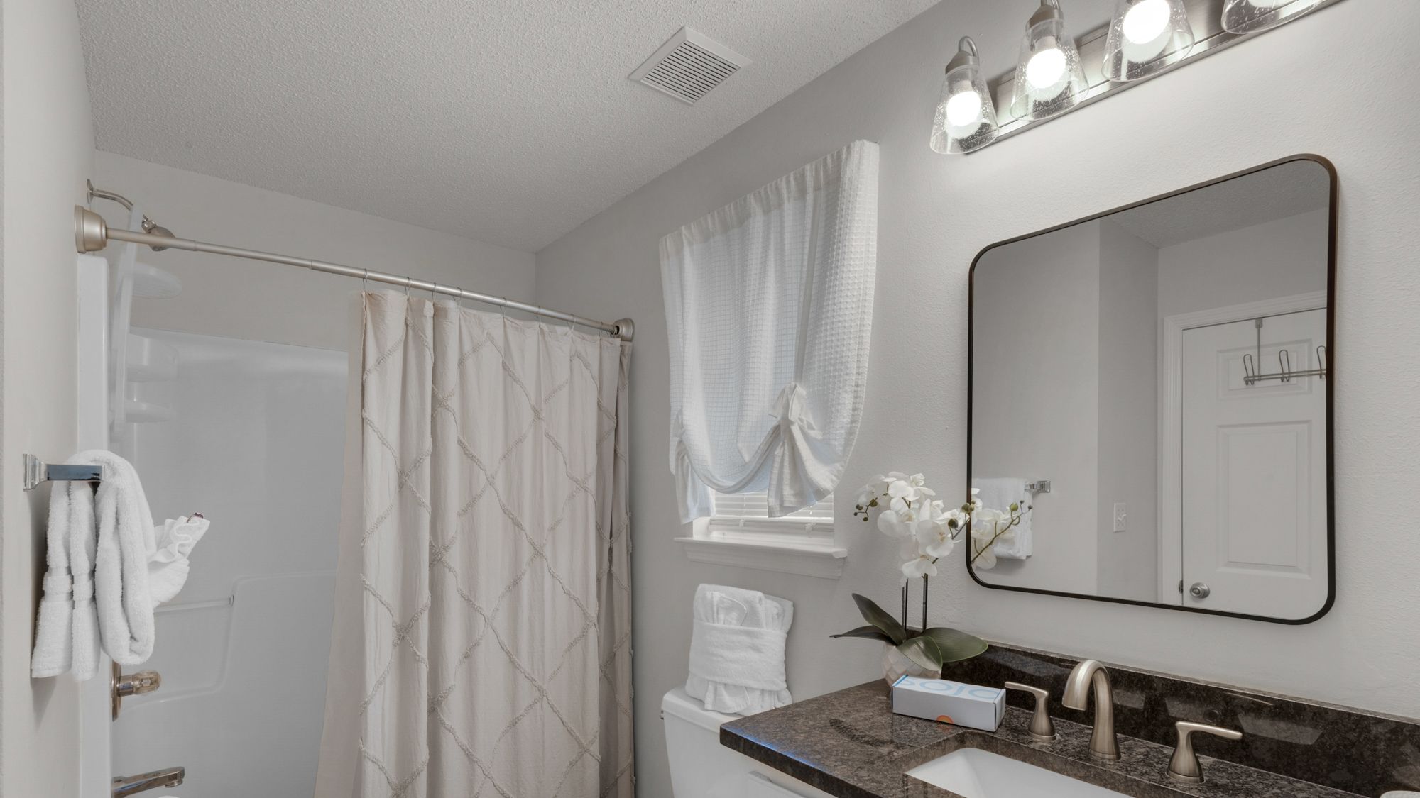 Rollin Tide C4 Bathroom