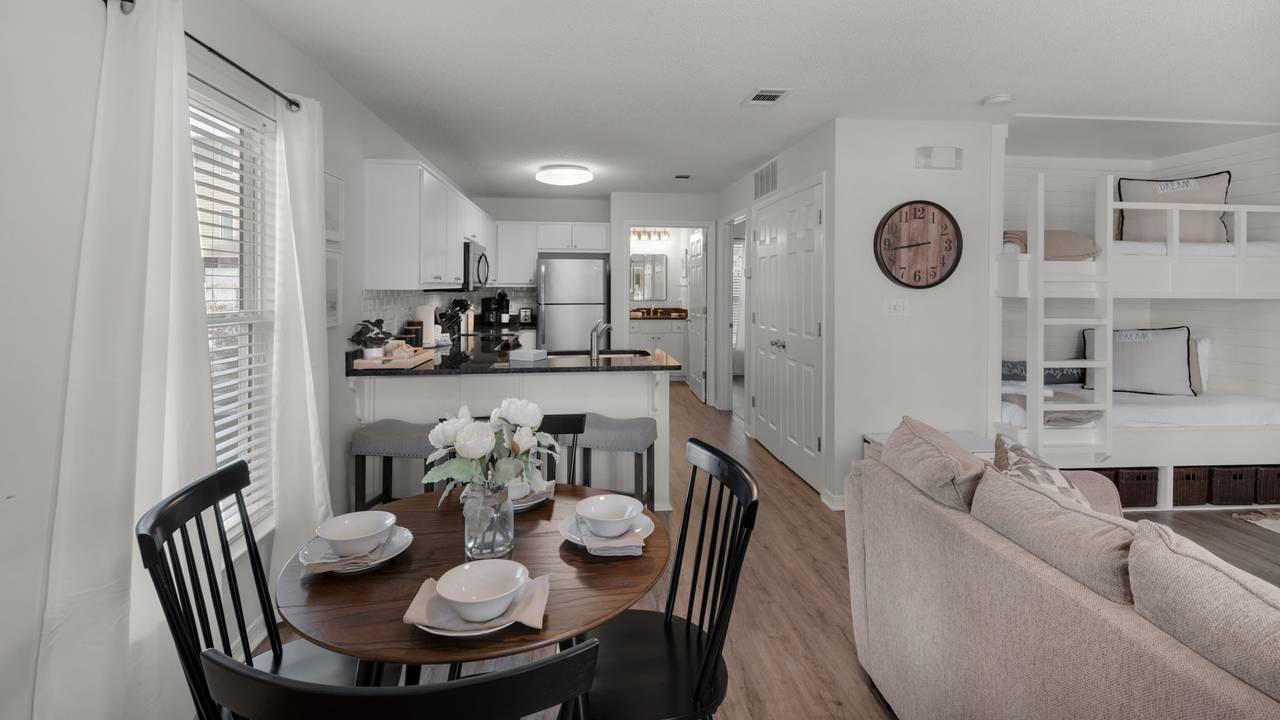 Rollin Tide C4 Main Area Rollin Tide C4 Main Area