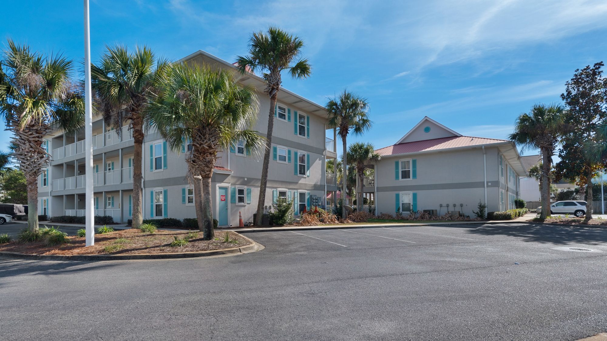 Rollin Tide Grounds and Amenities