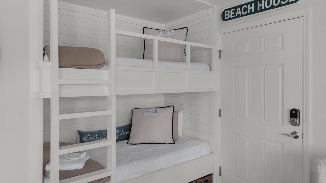 Rollin Tide C4 Built In Bunks Rollin Tide C4 Built In Bunks