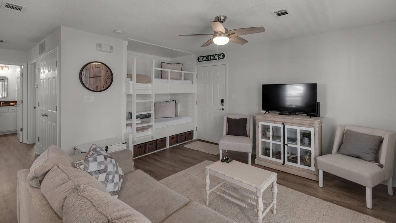 Rollin Tide C4 Main Area Rollin Tide C4 Main Area