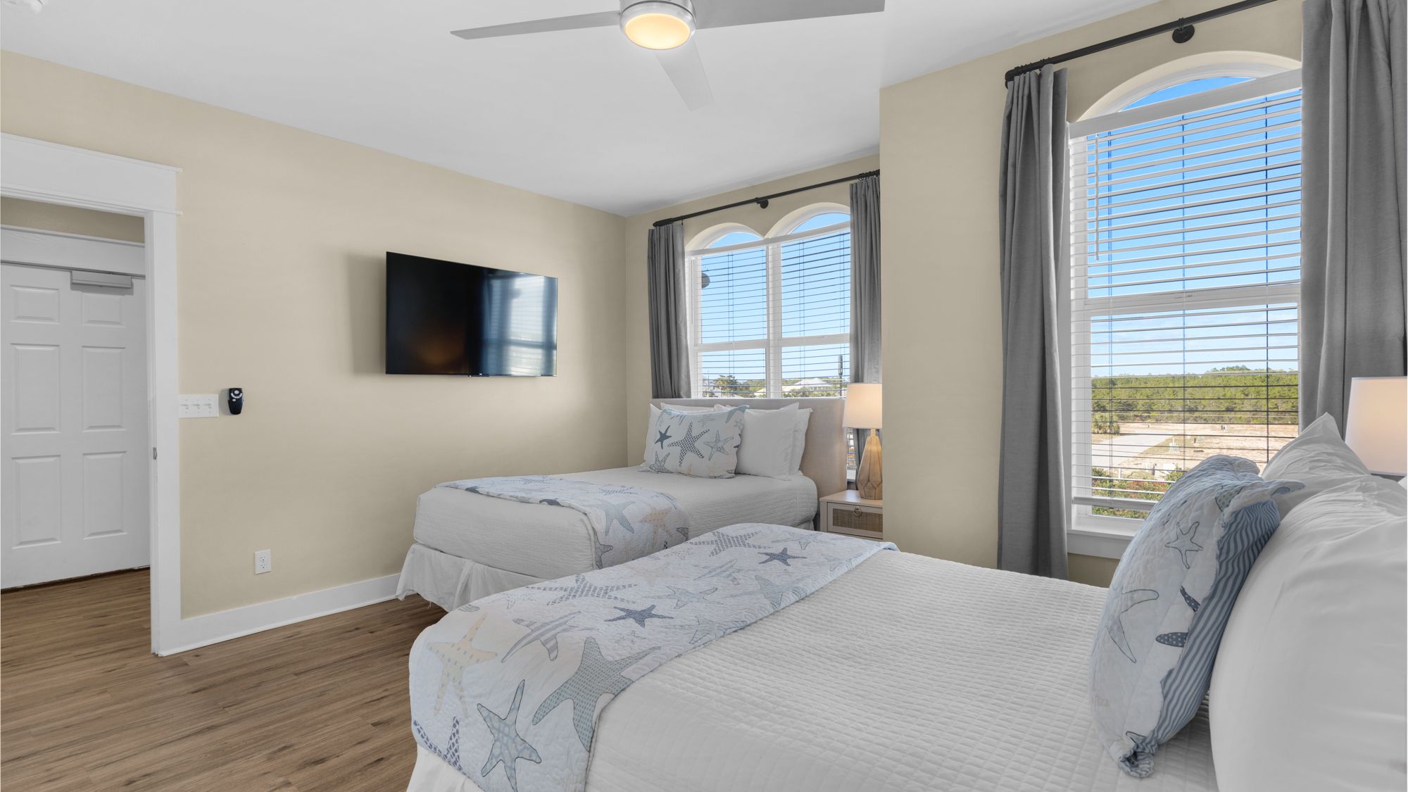 Monterey B301 - Bedroom