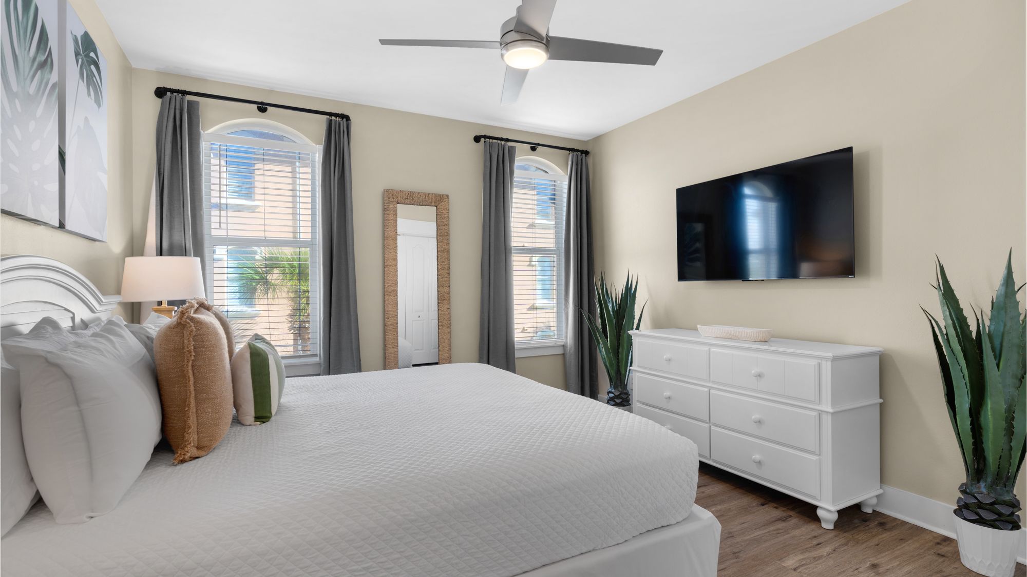 Monterey B301 - Bedroom