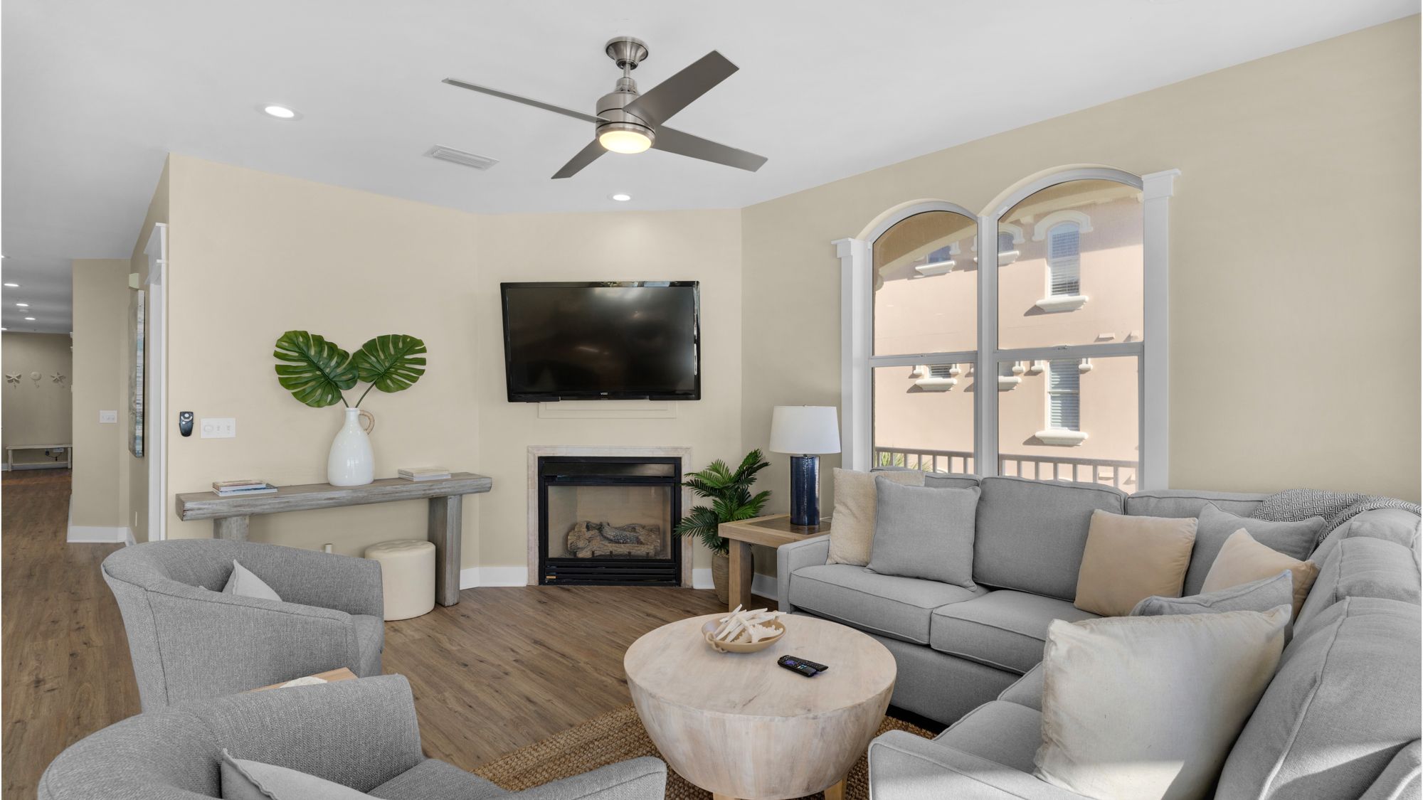 Monterey B301 - Living Area