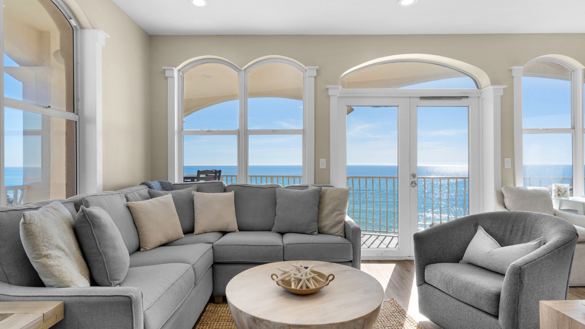 Monterey B301 - Living area with gulf views