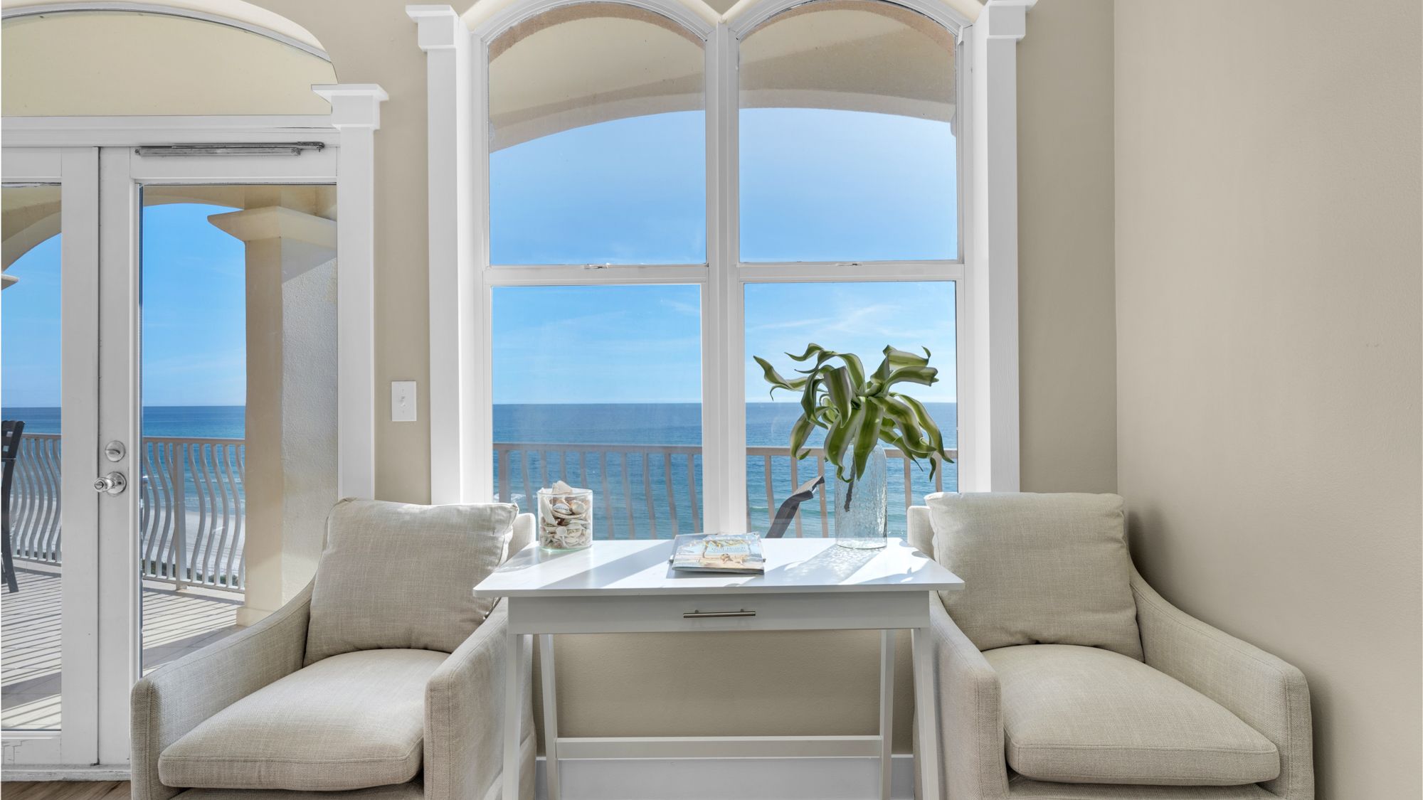 Monterey B301 - Living areaa with gulf views