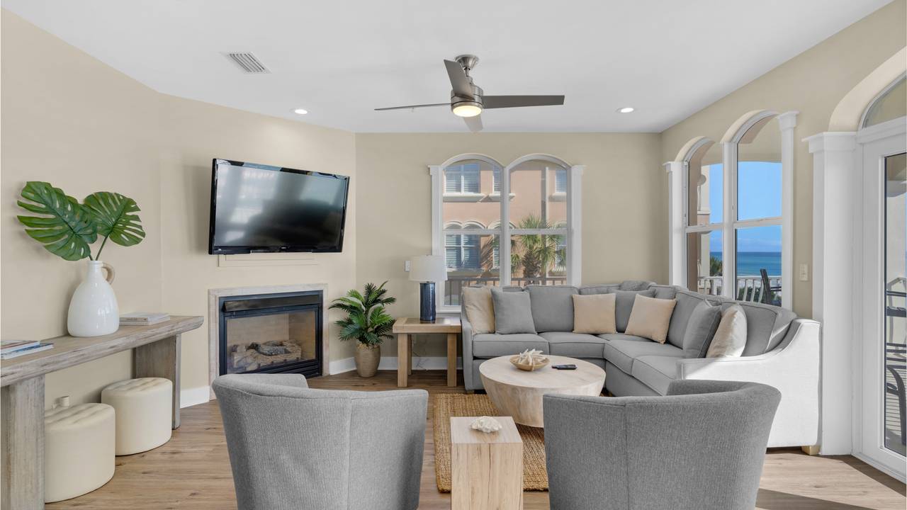 Monterey B301 - Living Area Monterey B301 - Living Area