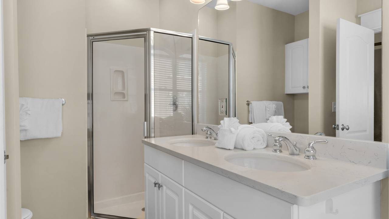 Monterey B301 - Walk-in Shower Monterey B301 - Walk-in Shower