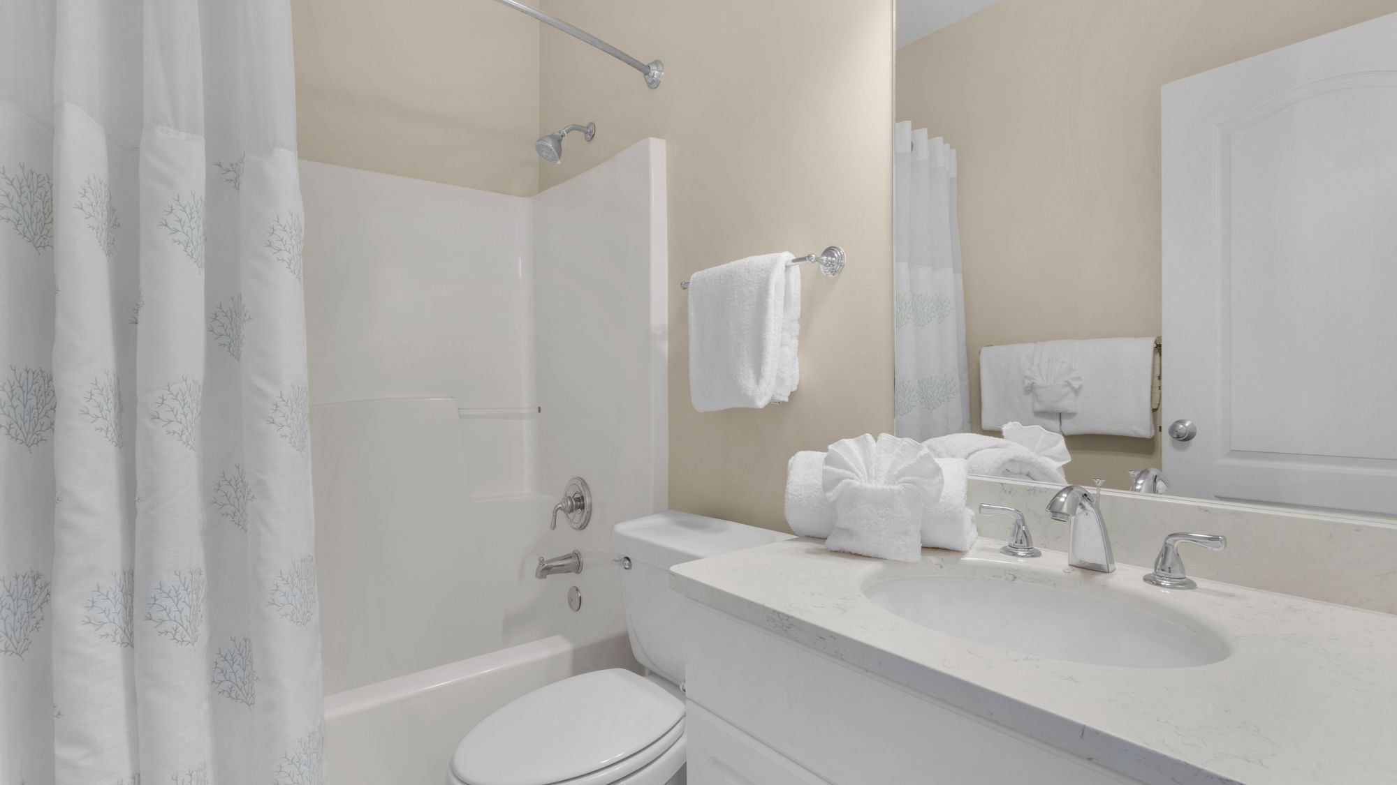 Monterey B301 - Bathroom
