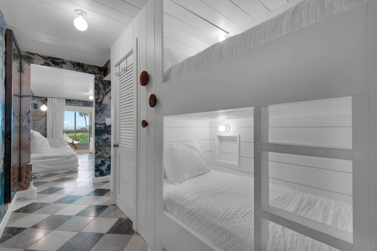 Sand Cliffs 107 Sand Cliffs 107