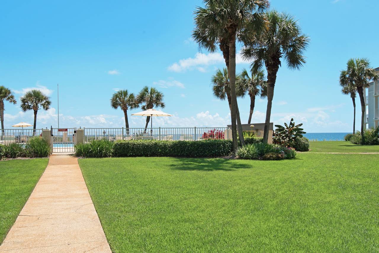 Sand Cliffs 107 Sand Cliffs 107