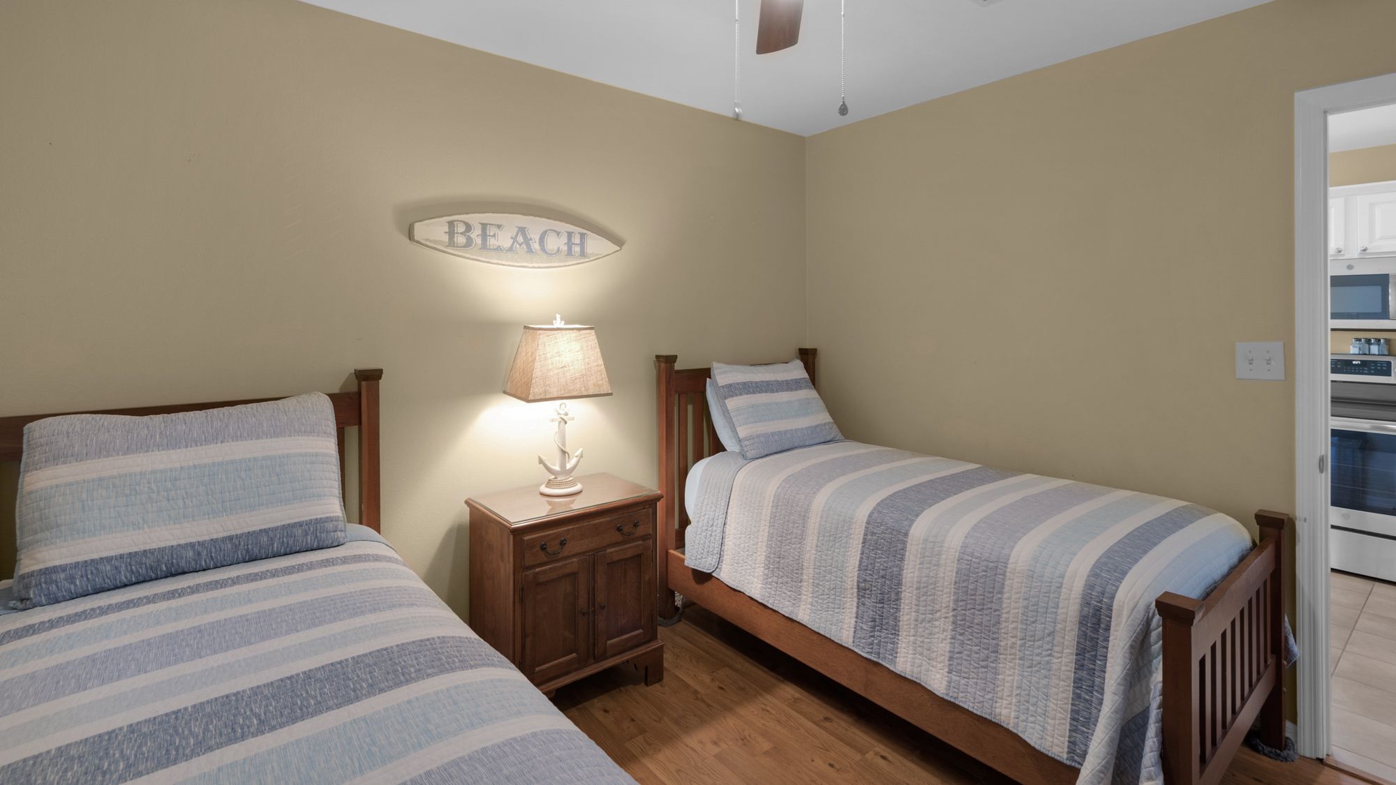 Beachwood Villas 10C Bedroom with 2 Twins