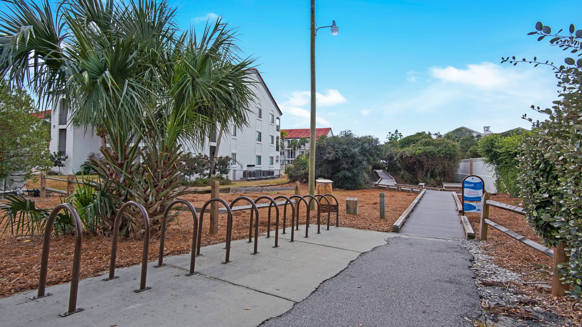 Pelayo Beach Access - Just 3 Minutes from A Slice of Lime