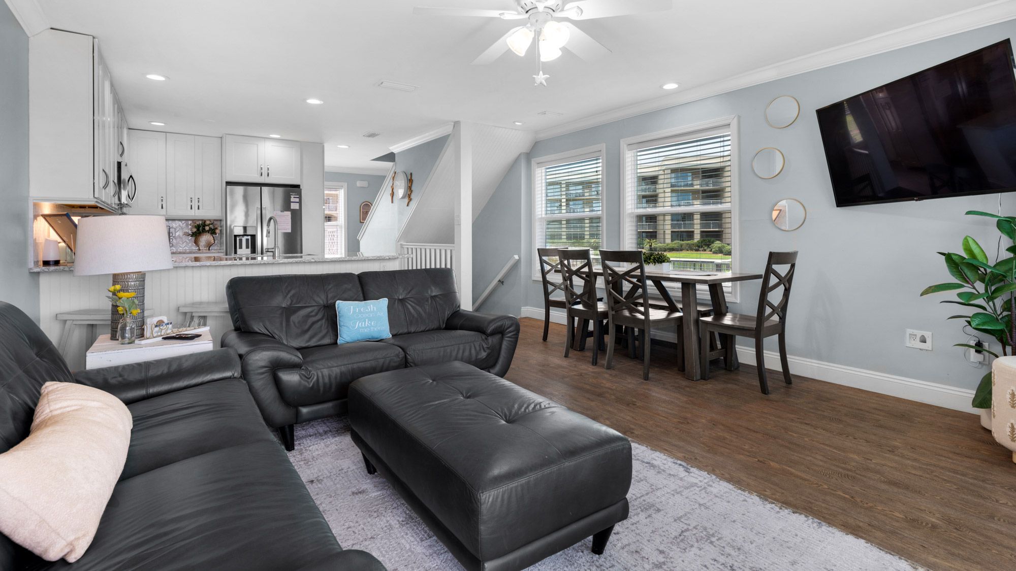 Sea Haunts 1A - 2nd Floor Living area