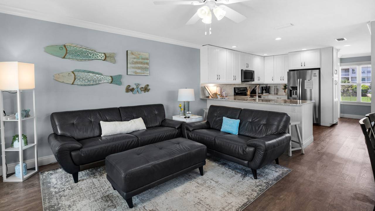 Sea Haunts 1A - 2nd Floor Living area Sea Haunts 1A - 2nd Floor Living area