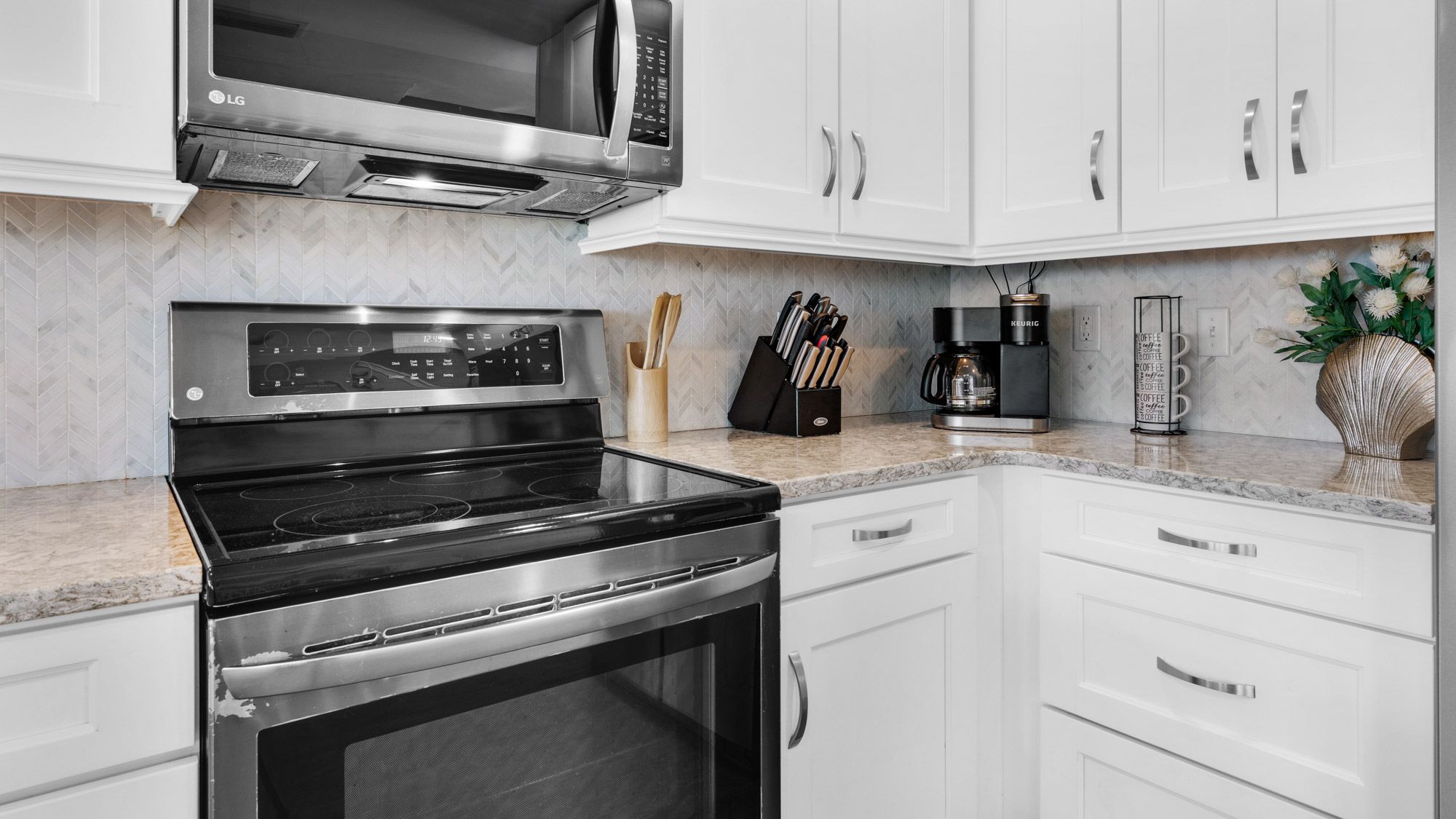 Sea Haunts 1A - 2nd Floor Kitchen area