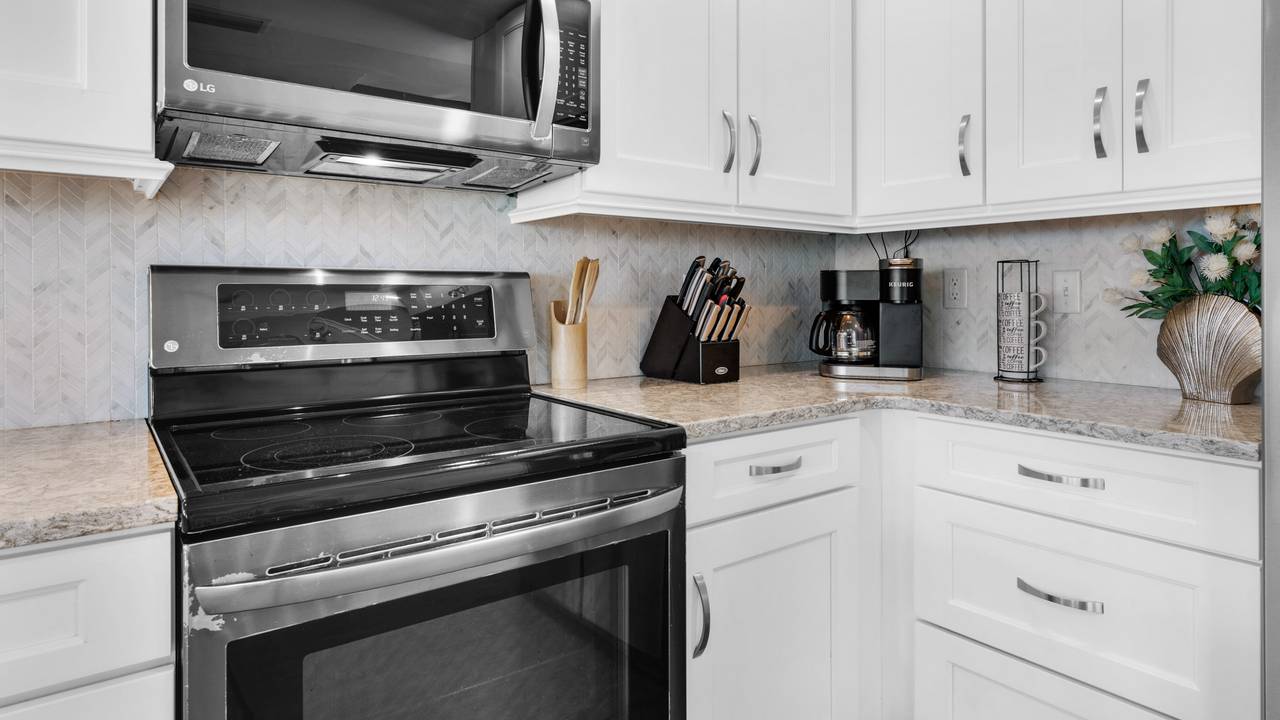 Sea Haunts 1A - 2nd Floor Kitchen area Sea Haunts 1A - 2nd Floor Kitchen area