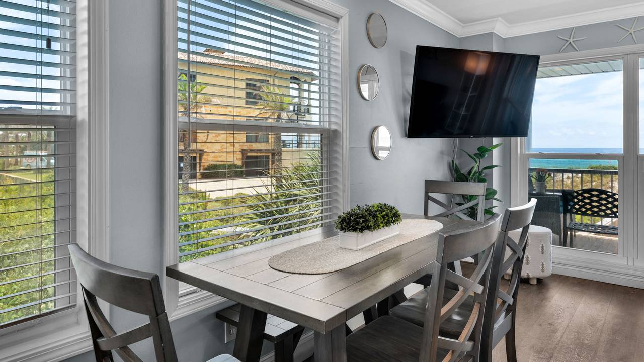 Sea Haunts 1A - 2nd Floor Dining area Sea Haunts 1A - 2nd Floor Dining area