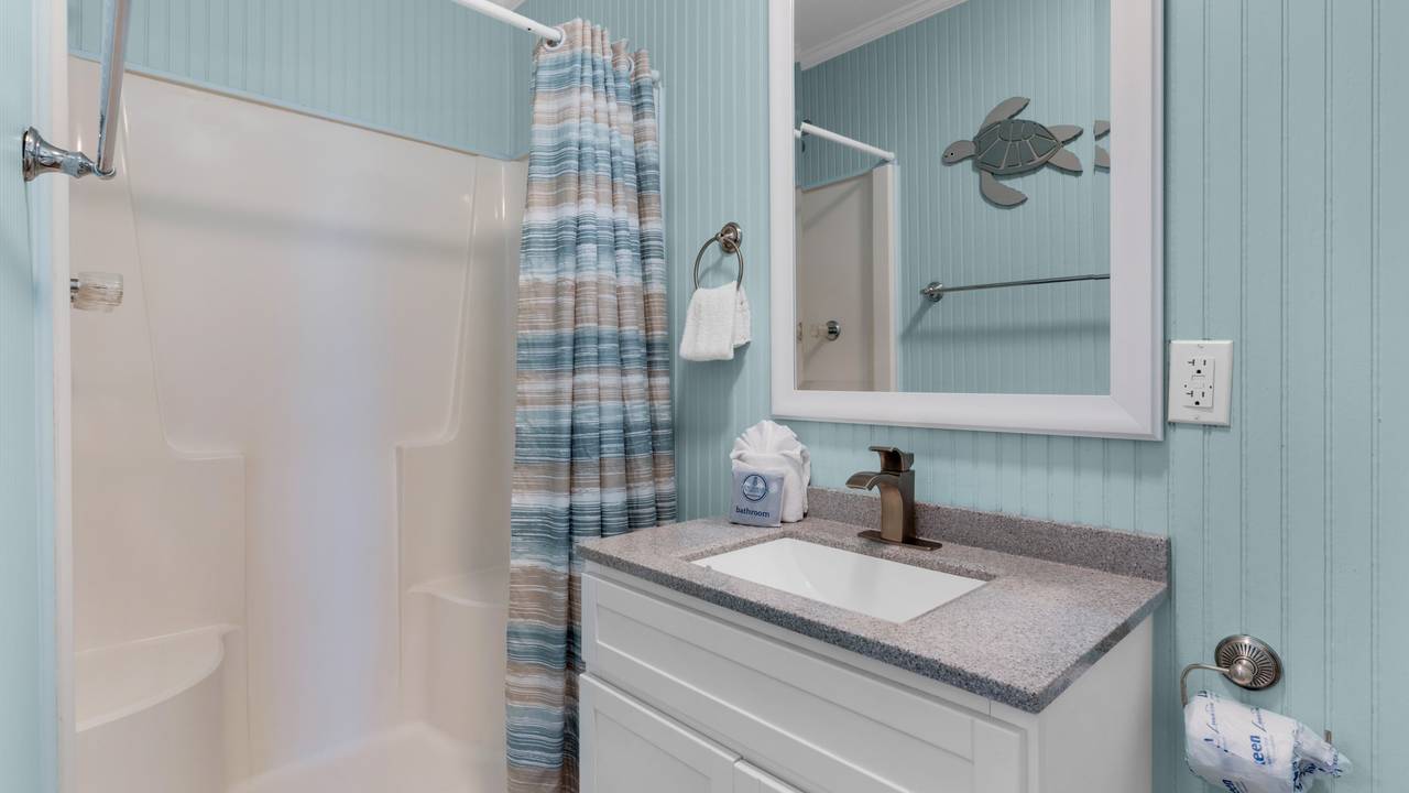 Sea Haunts 1A - 1st Floor Shared Bathroom Sea Haunts 1A - 1st Floor Shared Bathroom