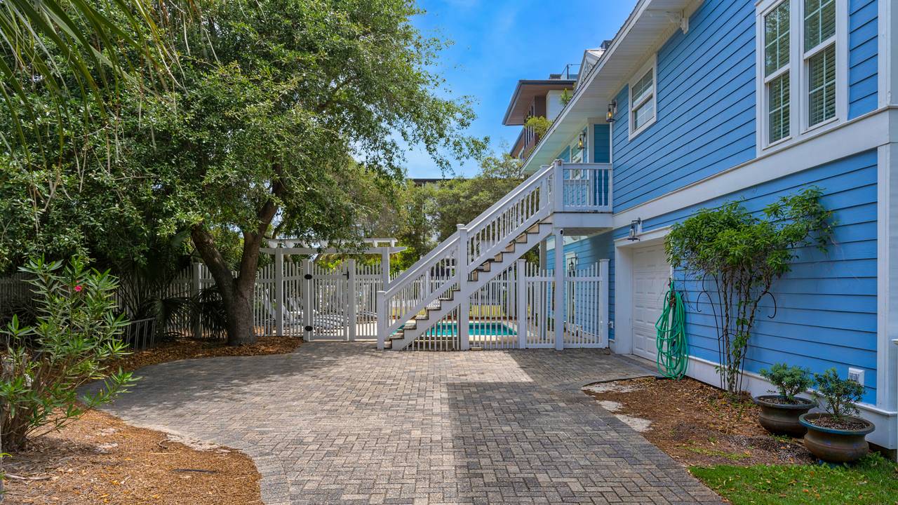 INTC Exterior INTC Exterior