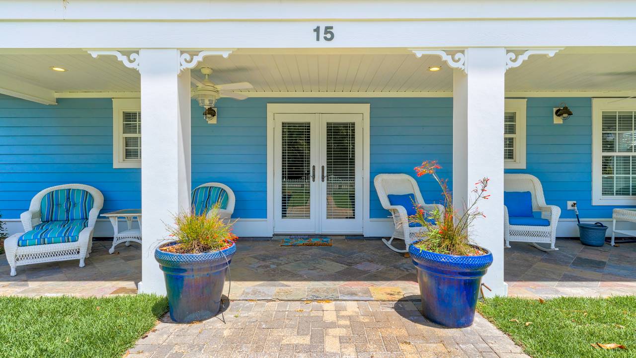 INTC Exterior INTC Exterior