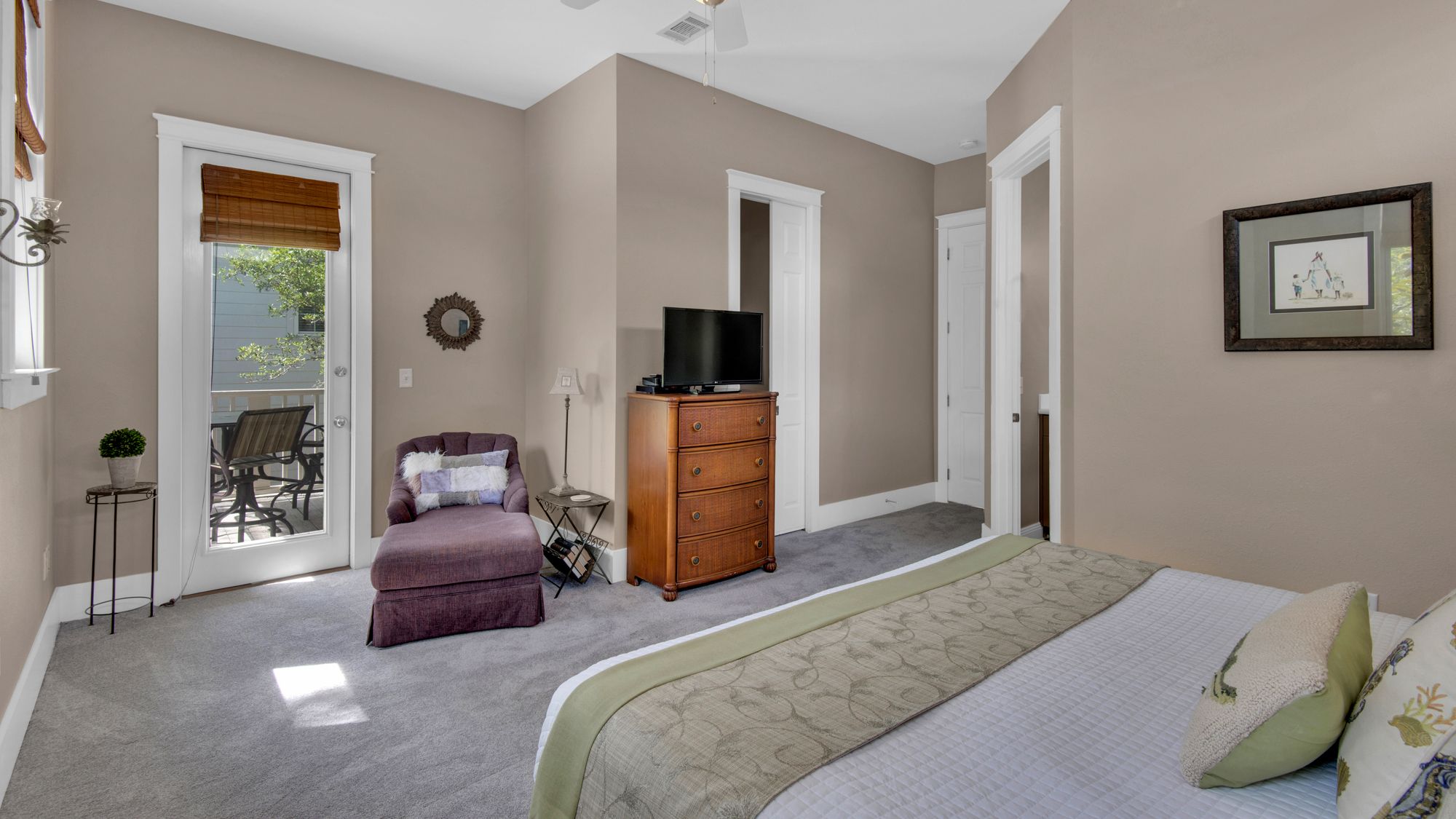 Emerald Rose 2nd Floor King Bedroom