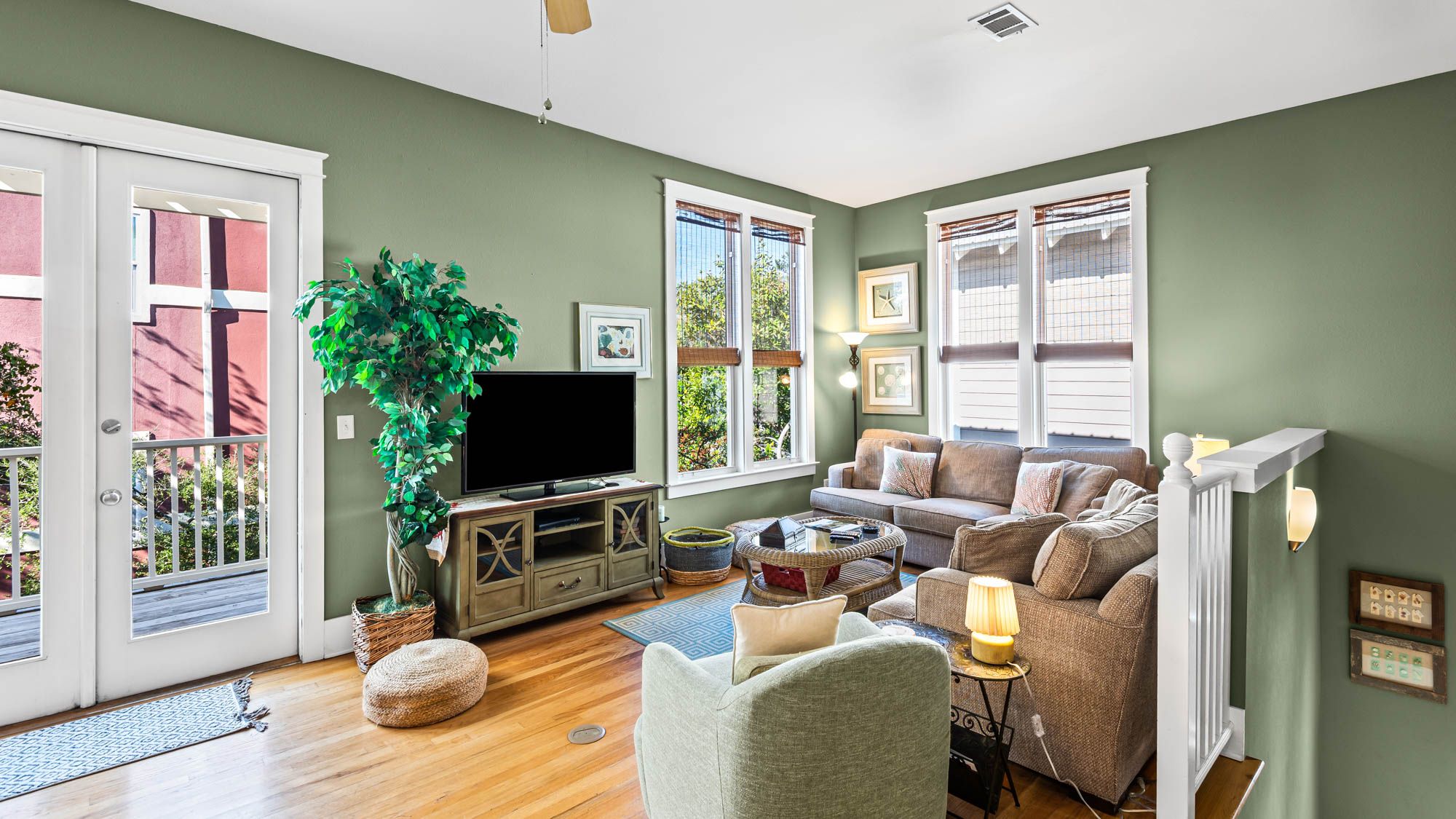 Emerald Rose - 2nd Floor