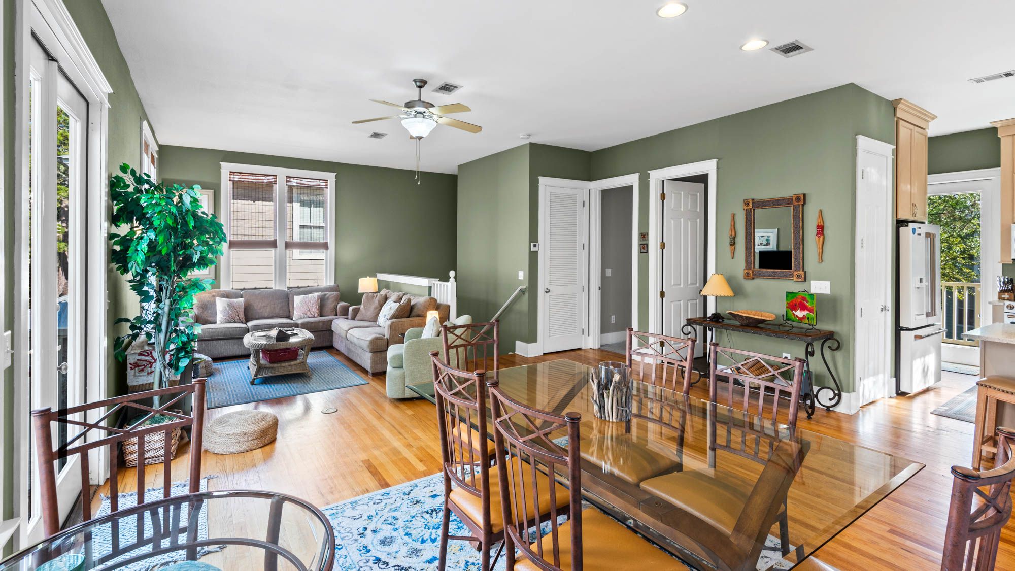 Emerald Rose - 2nd Floor