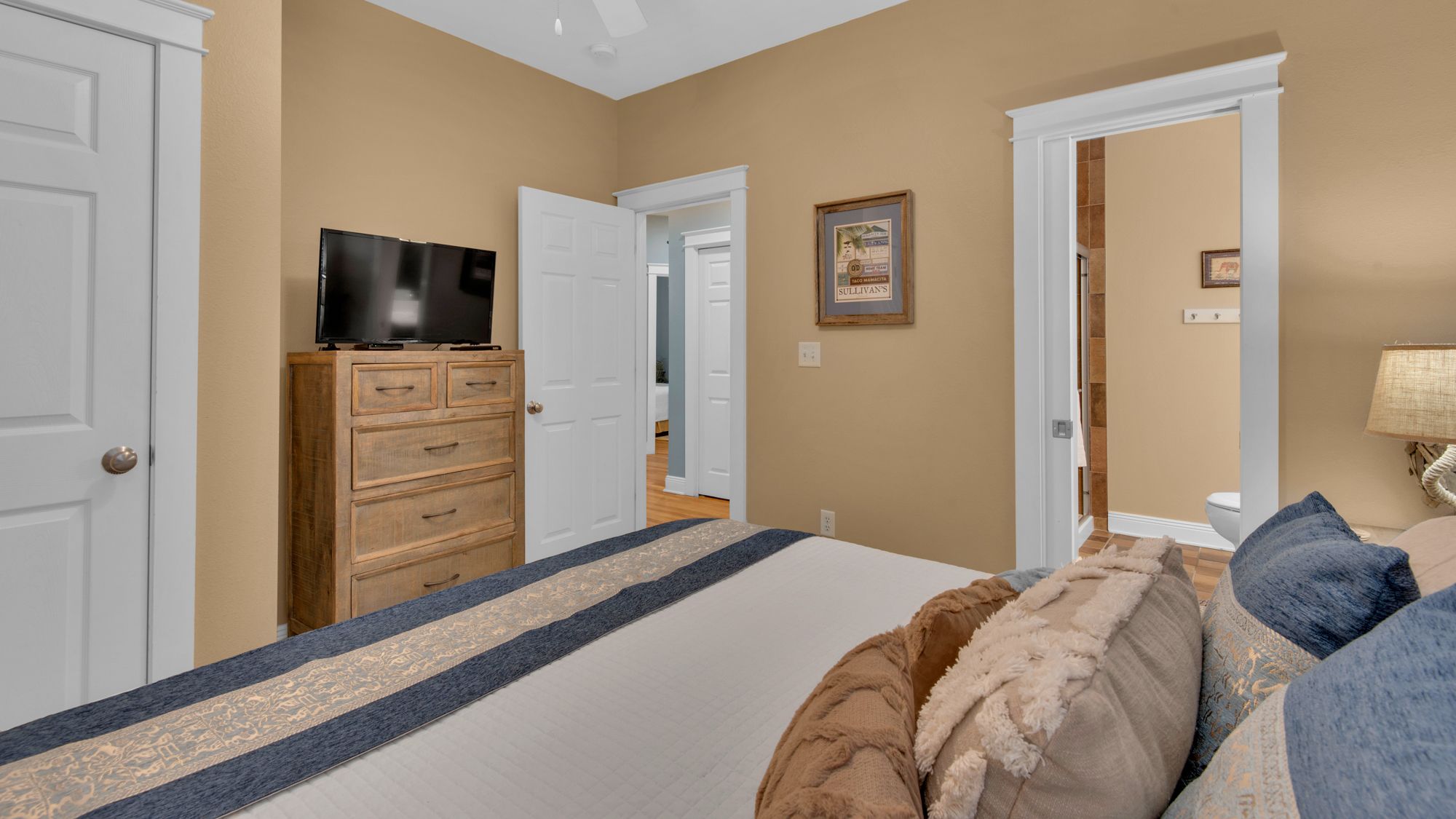 Emerald Rose 1st Floor Bedroom